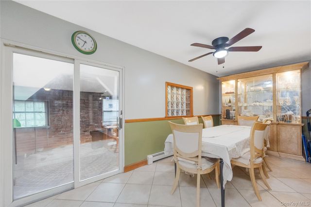 1012 N Ontario Avenue, Lindenhurst, NY 11757