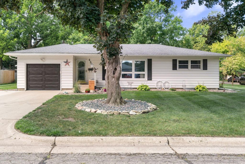 555 Maple Drive, Owatonna, MN 55060