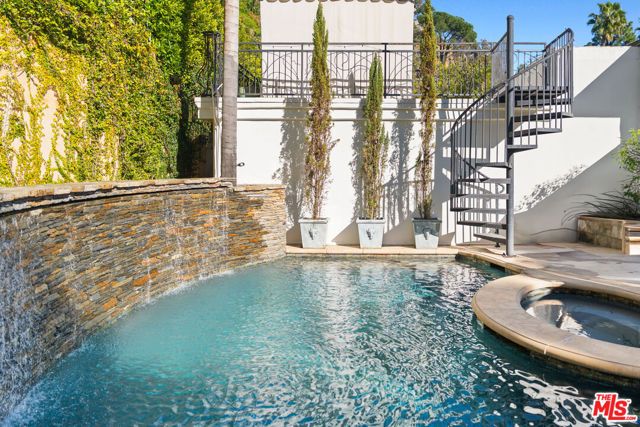 1455 Rising Glen Road, Los Angeles, CA 90069