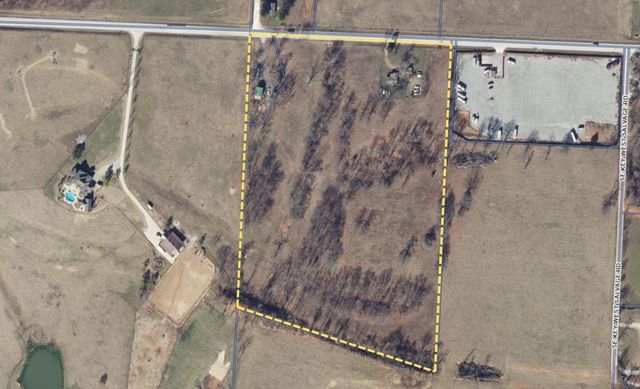 1035 E 1st Avenue, Gentry, AR 72734