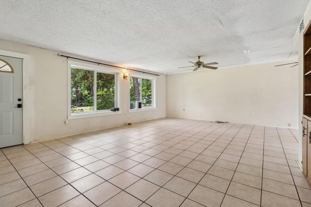 162 Indian Oak DR, Bastrop, TX 78602
