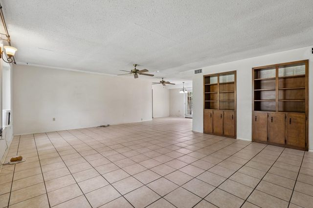 162 Indian Oak DR, Bastrop, TX 78602