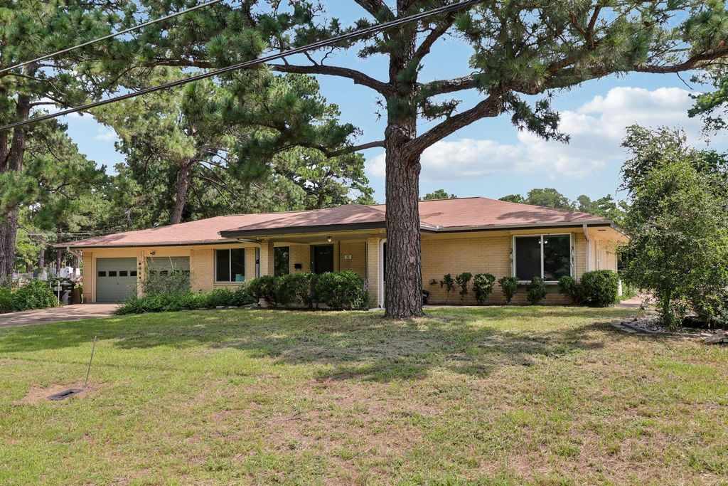 162 Indian Oak DR, Bastrop, TX 78602