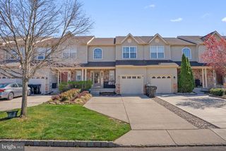 41 ZION DR, Berlin, NJ 08009