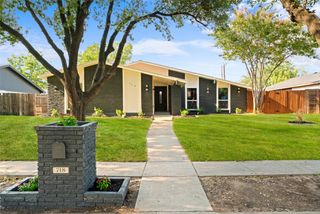 718 Oakland Street, Grand Prairie, TX 75052