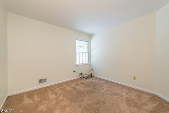 15 Vista Dr, Rockaway Twp., NJ 07005