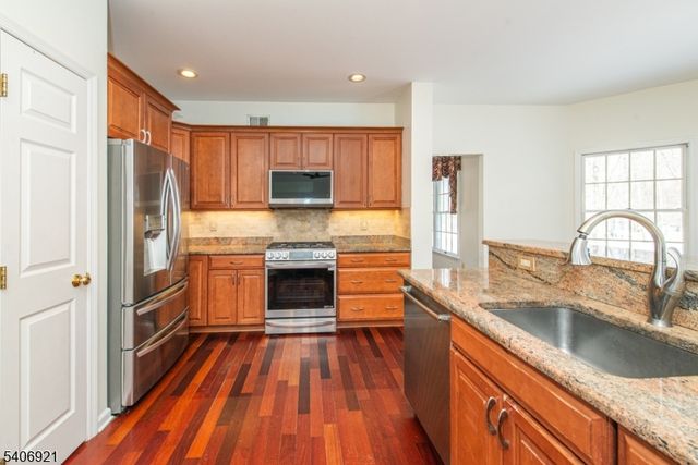 15 Vista Dr, Rockaway Twp., NJ 07005