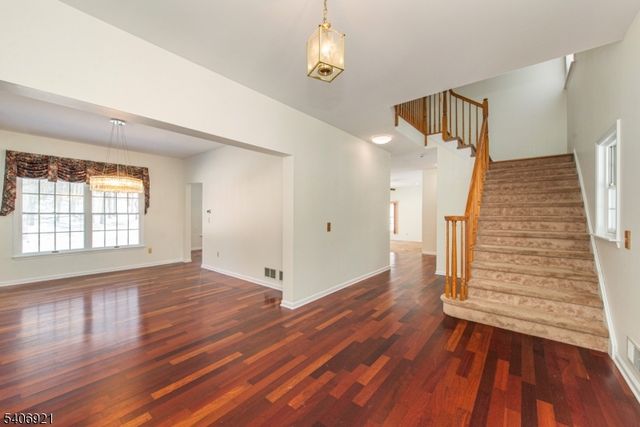 15 Vista Dr, Rockaway Twp., NJ 07005