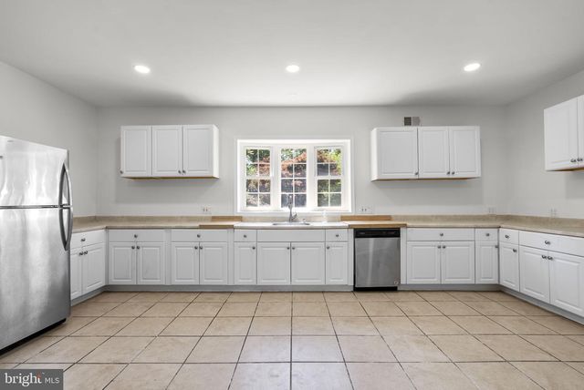 24000 CLARKSBURG RD, Clarksburg, MD 20871