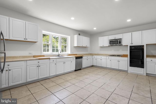 24000 CLARKSBURG RD, Clarksburg, MD 20871