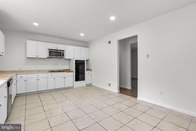 24000 CLARKSBURG RD, Clarksburg, MD 20871