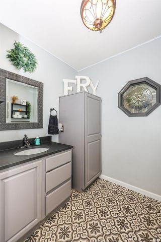 8209 Manor Drive, Fort Wayne, IN 46825