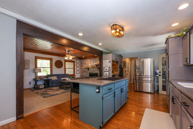 8209 Manor Drive, Fort Wayne, IN 46825