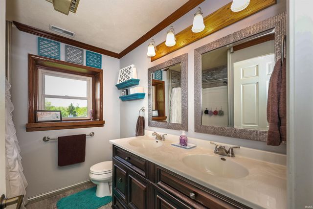 8209 Manor Drive, Fort Wayne, IN 46825