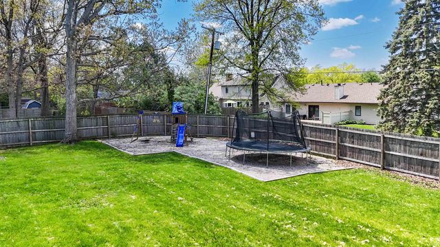 8209 Manor Drive, Fort Wayne, IN 46825