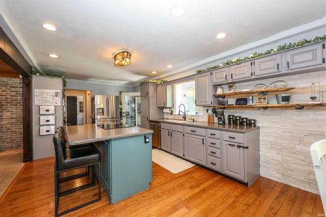 8209 Manor Drive, Fort Wayne, IN 46825