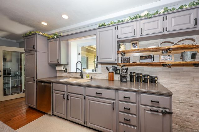 8209 Manor Drive, Fort Wayne, IN 46825