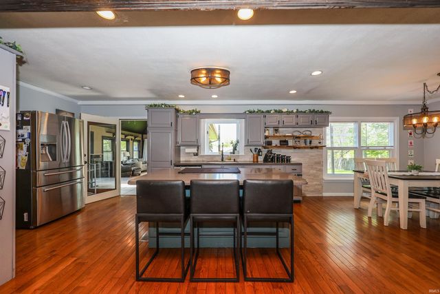 8209 Manor Drive, Fort Wayne, IN 46825