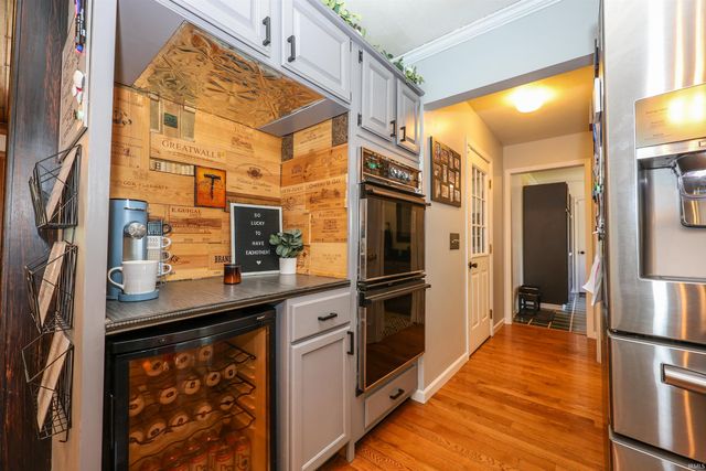 8209 Manor Drive, Fort Wayne, IN 46825