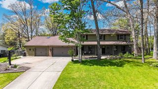8209 Manor Drive, Fort Wayne, IN 46825