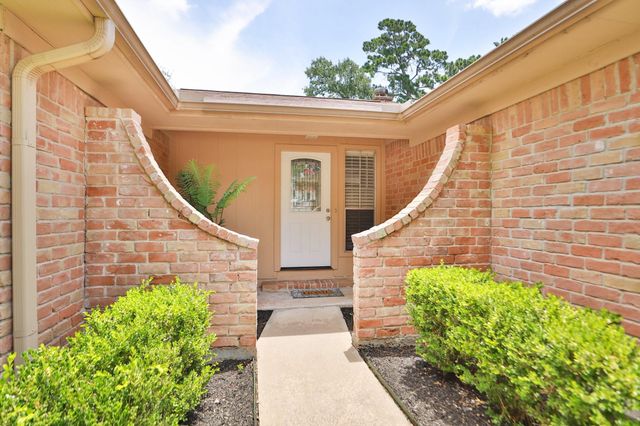 15822 Whipple Tree Drive, Houston, TX 77070