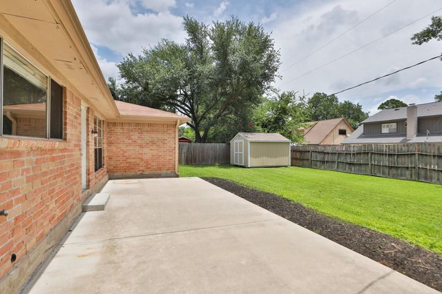 15822 Whipple Tree Drive, Houston, TX 77070