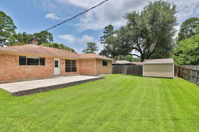 15822 Whipple Tree Drive, Houston, TX 77070