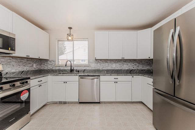 25255 Orchard Grove Street, Southfield City, MI 48033