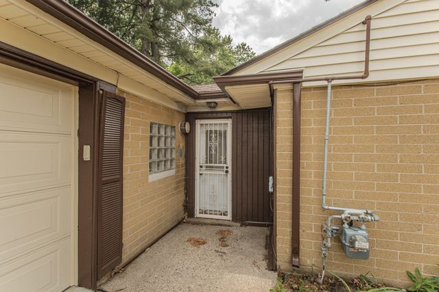 25255 Orchard Grove Street, Southfield City, MI 48033