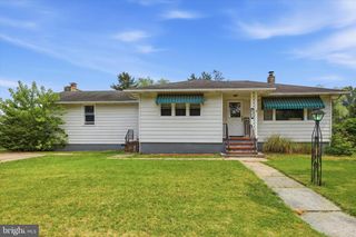 212 BOSTON AVE, Egg Harbor City, NJ 08215