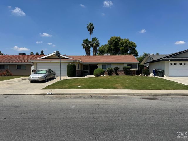 3509 Mc Courry Street, Bakersfield, CA 93304