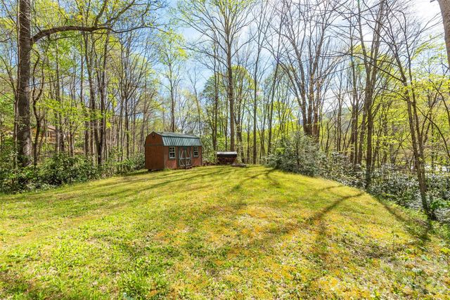 196 Friar Tuck Lane, Maggie Valley, NC 28751