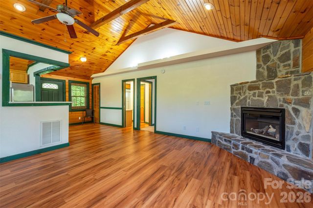 196 Friar Tuck Lane, Maggie Valley, NC 28751