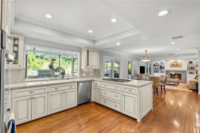 10216 Melvin, Northridge, CA 91324