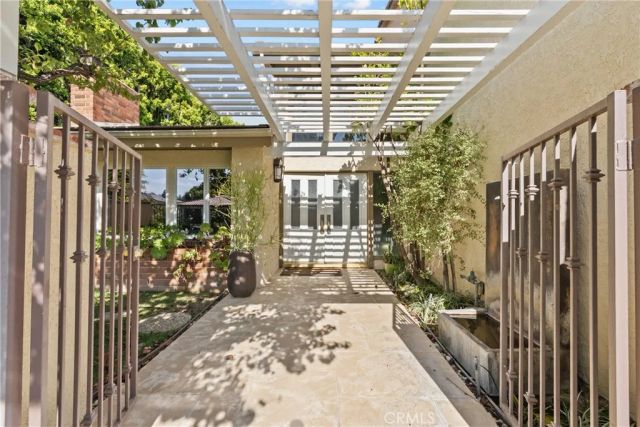 10216 Melvin, Northridge, CA 91324