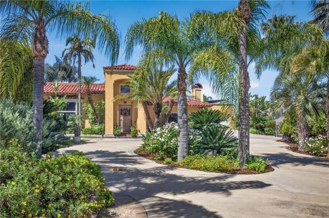 11530 Terracina Boulevard, Redlands, CA 92373