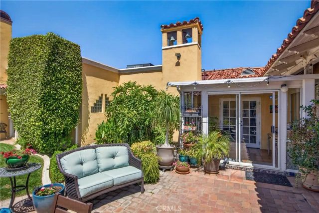 11530 Terracina Boulevard, Redlands, CA 92373