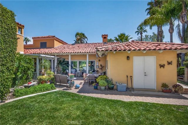 11530 Terracina Boulevard, Redlands, CA 92373