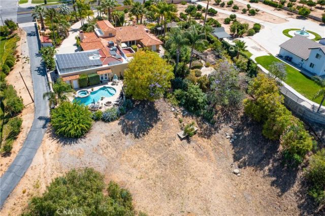 11530 Terracina Boulevard, Redlands, CA 92373