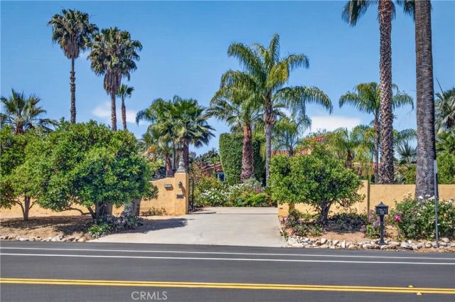 11530 Terracina Boulevard, Redlands, CA 92373
