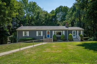 55 Central Ave, Paxton, MA 01612