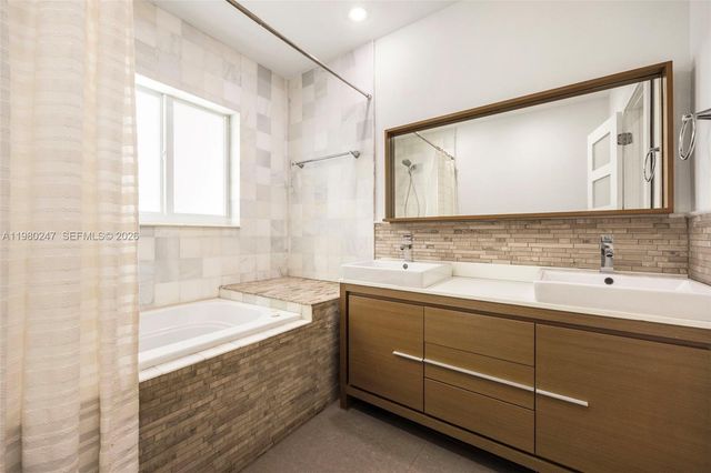 6609 SW 62nd Ter, South Miami, FL 33143