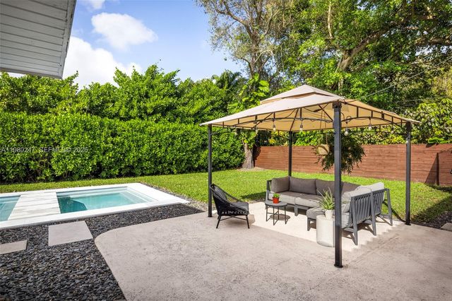 6609 SW 62nd Ter, South Miami, FL 33143