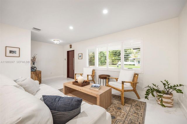 6609 SW 62nd Ter, South Miami, FL 33143