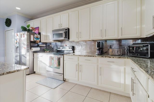 1500 HILLVIEW LANE, Tarpon Springs, FL 34689