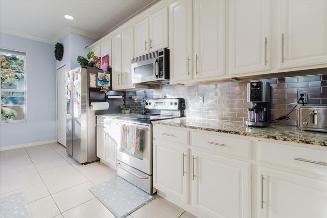 1500 HILLVIEW LANE, Tarpon Springs, FL 34689