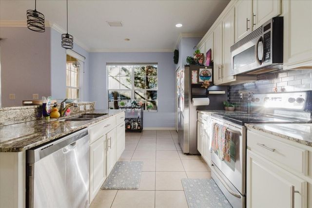 1500 HILLVIEW LANE, Tarpon Springs, FL 34689