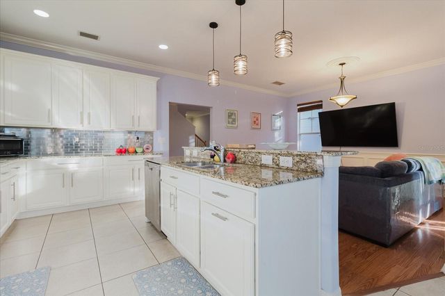 1500 HILLVIEW LANE, Tarpon Springs, FL 34689