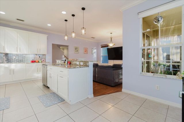 1500 HILLVIEW LANE, Tarpon Springs, FL 34689