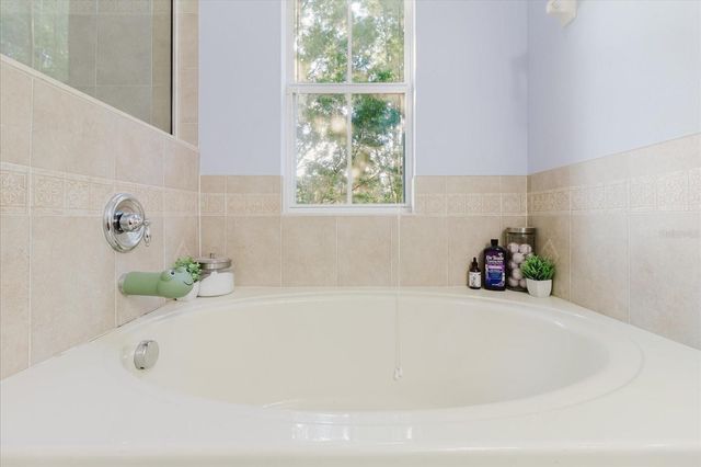 1500 HILLVIEW LANE, Tarpon Springs, FL 34689